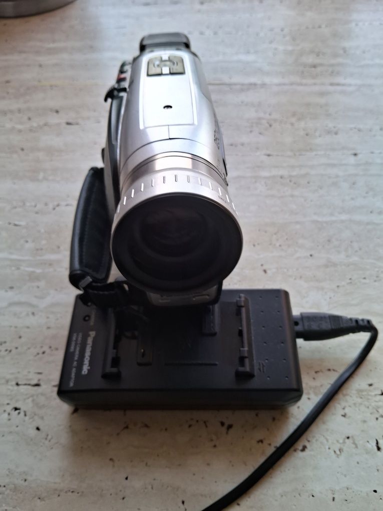 Видео камера Panasonic NV-RZ10EG