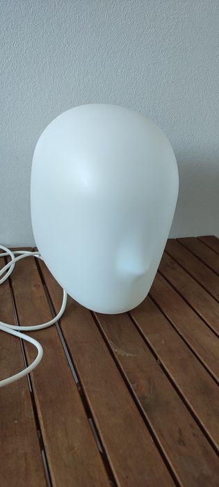 Lampka RGB w kształcie głowy – zmieniająca kolory