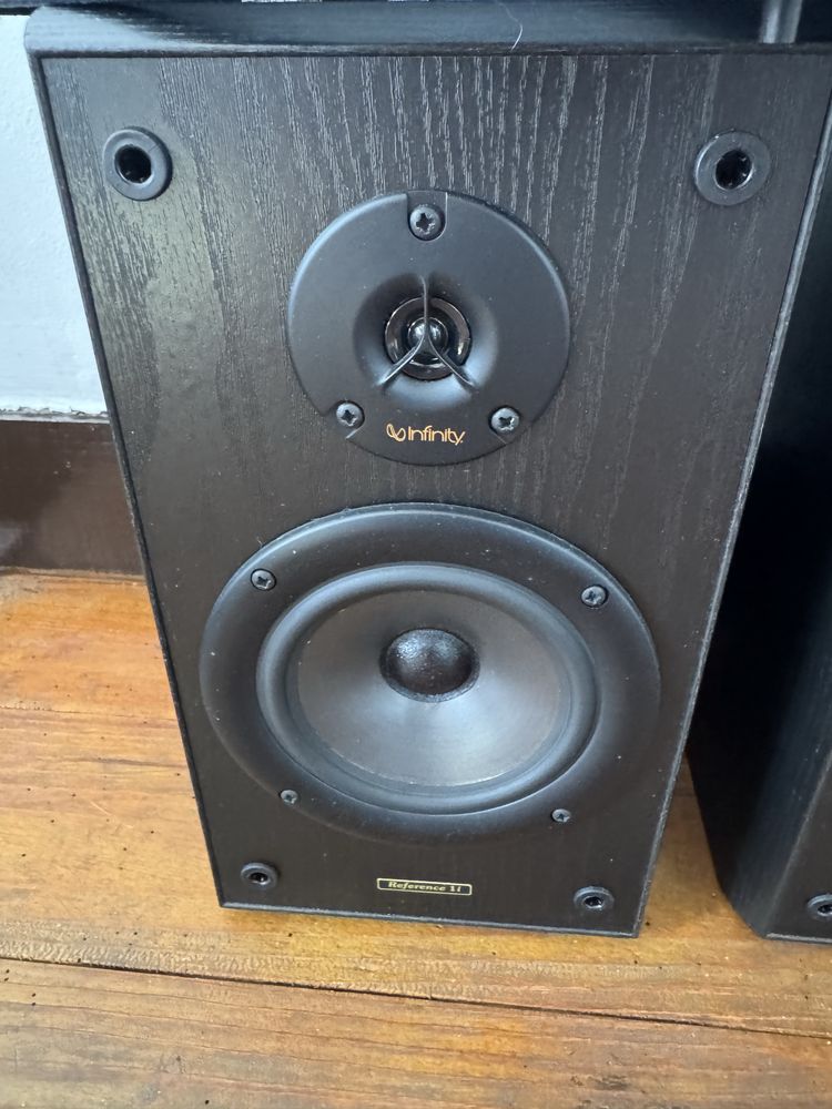 Colunas infinity em bom estado . Motivo de venda upgrade .