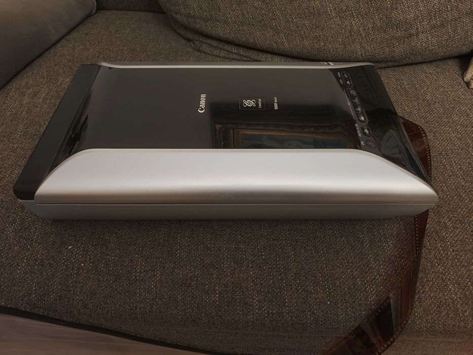 Canon CanoScan 9000F Mark II skaner fotograficzny