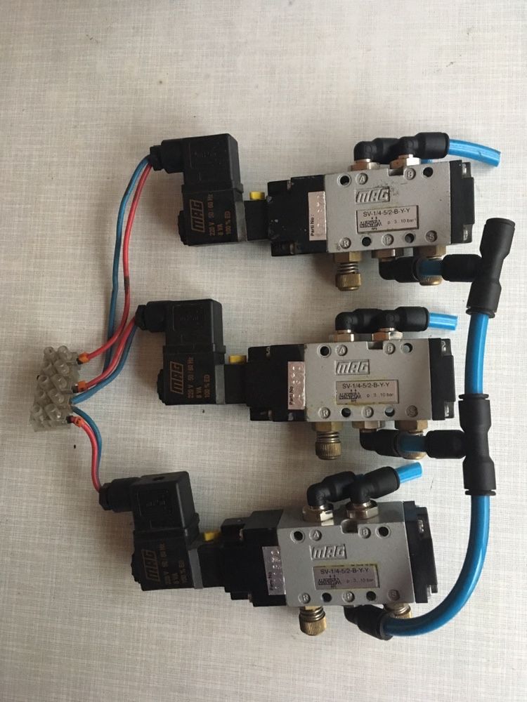 Распределители MAG SV-1/4-5/2-B-Y-Y 220 V с пневмоцилиндрами б/у