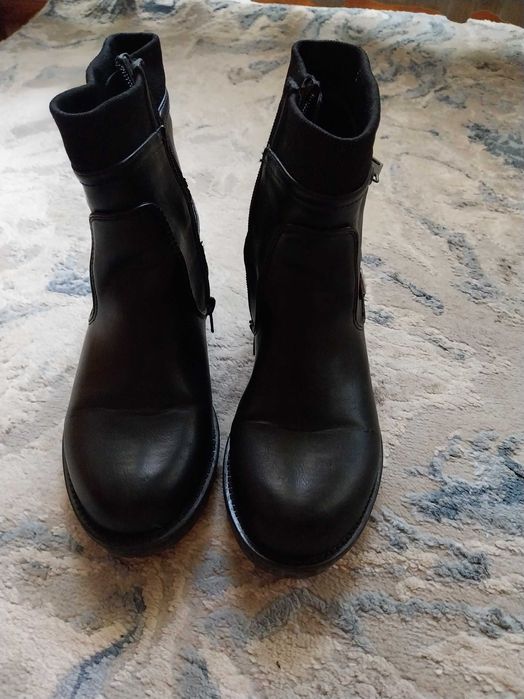 Botas baixas em preto