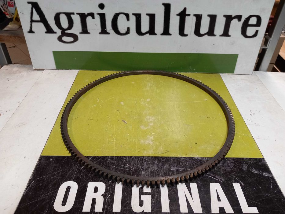 Wieniec koła zamachowego JOHN DEERE Z-142 FI-340/366mm H-10.3mm