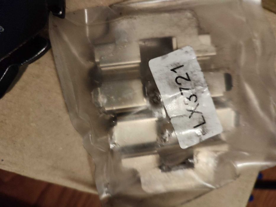 Jogo novo de pastilhas para travão de disco BREMBO P06037