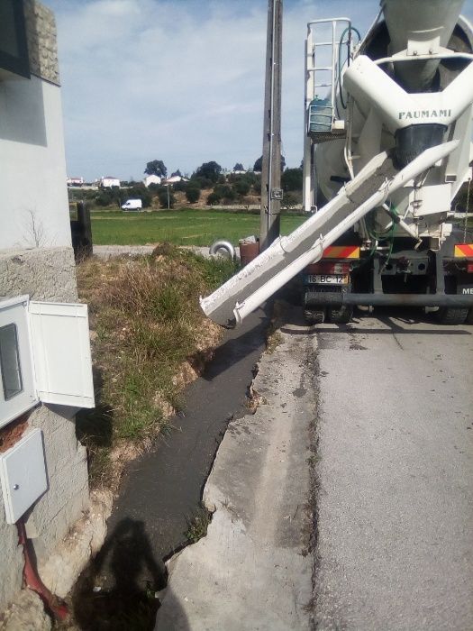 Remodelação pintura e serviços de pedreiro