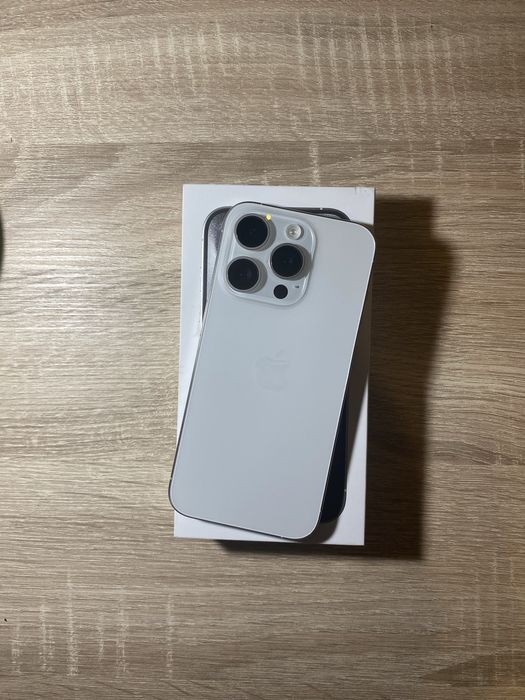 iPhone 15 Pro - IDEALNY - BATERIA 87%