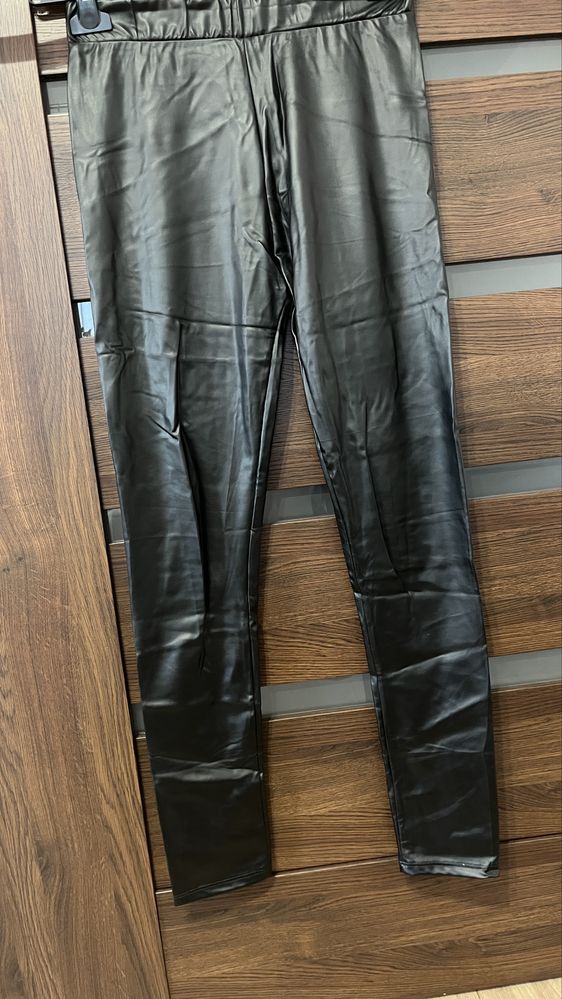 Kurtka jeansowa r M, legginsy woskowane S