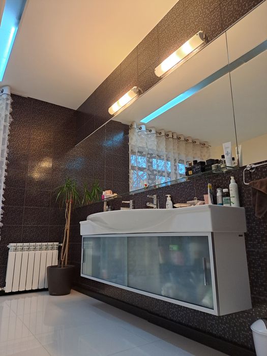 Оренда будинку з басейном новобудова