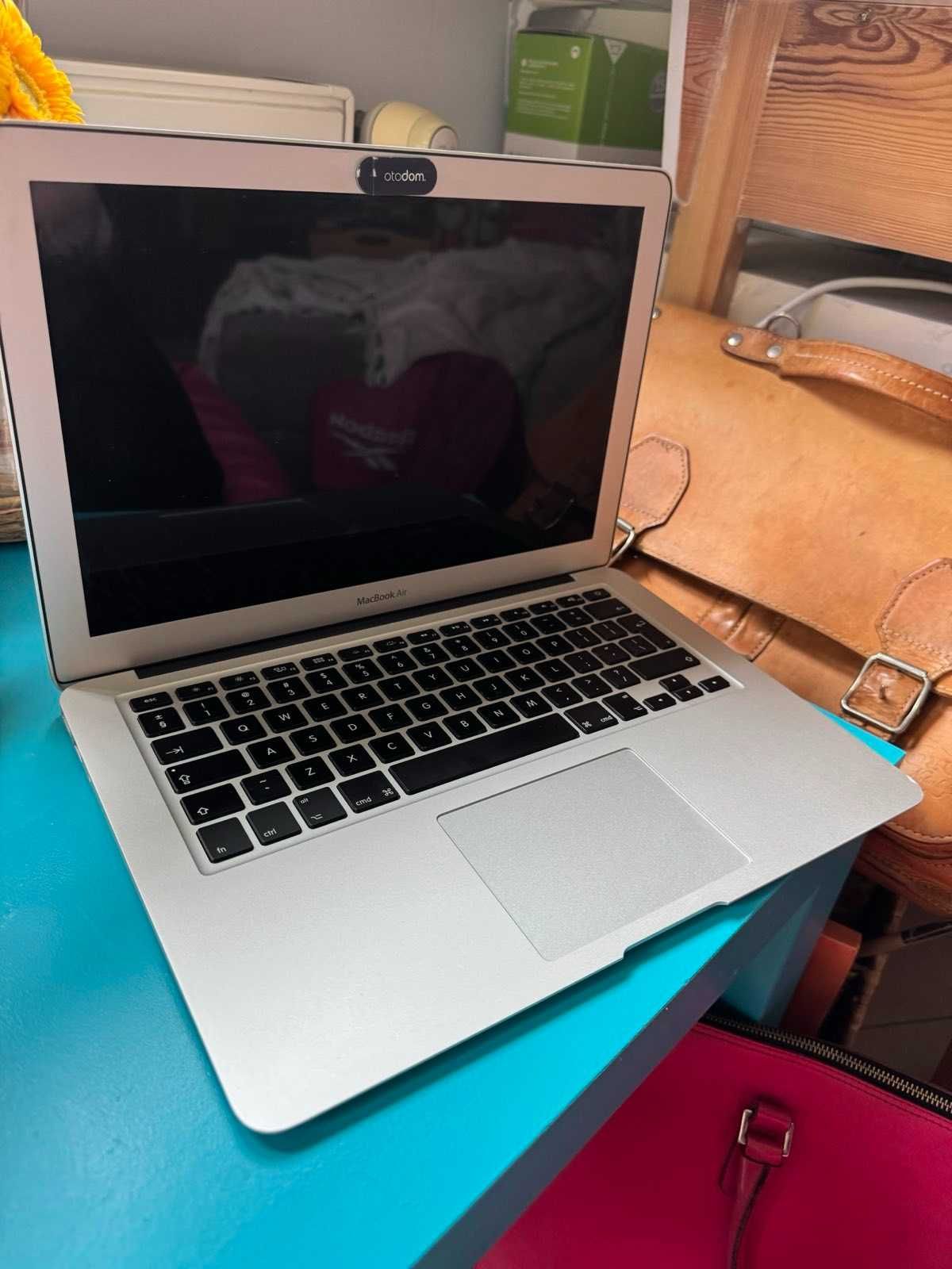 Macbook Air 13 z 2018 8gb ram 128gb