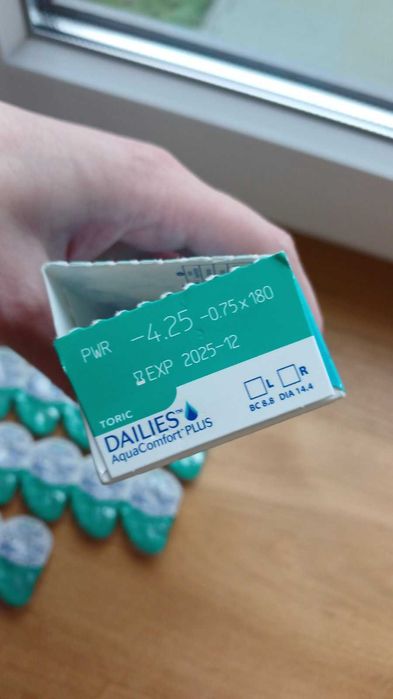 Dailies Toric Aqua Comfort Plus торичні  лінзи Alcon -4,25; -4,50