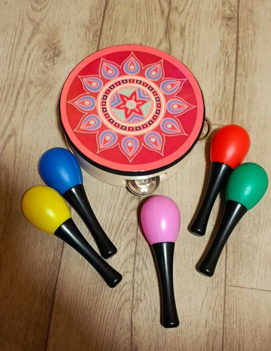 Діатонічні дзвоники, музичні палки, бубен,маракаси