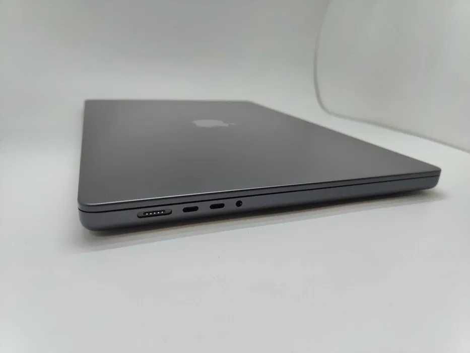 Apple Macbook Pro 16” M4 MAX 48gb RAM /1tb szary