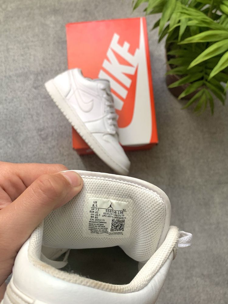 Кросівки Nike SB Air Jordan 1 White [42]