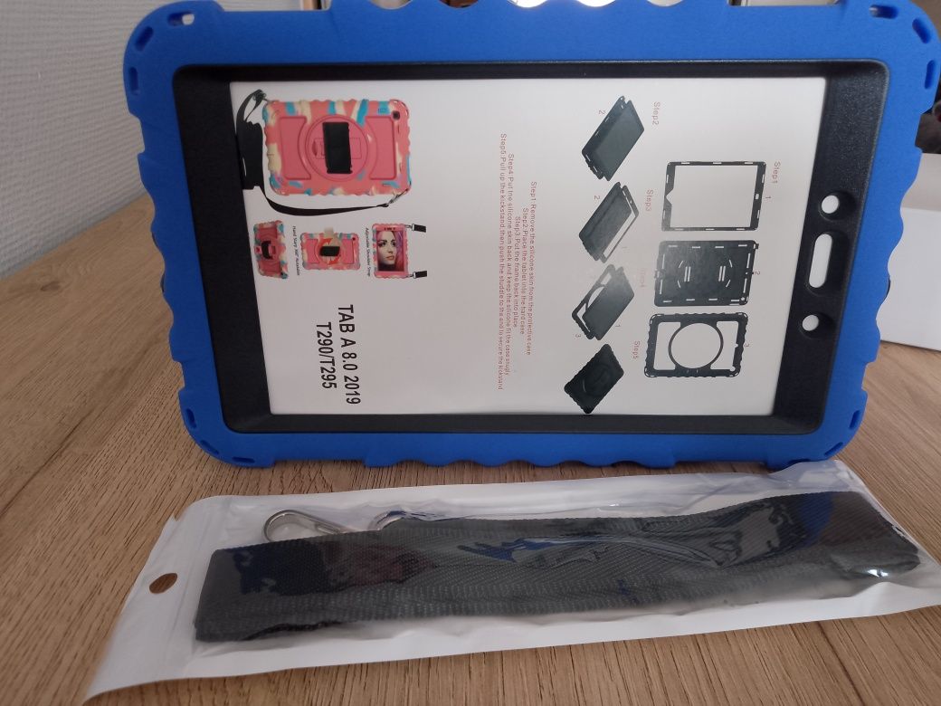 Etui na tablet z paskiem .Profesjonalne