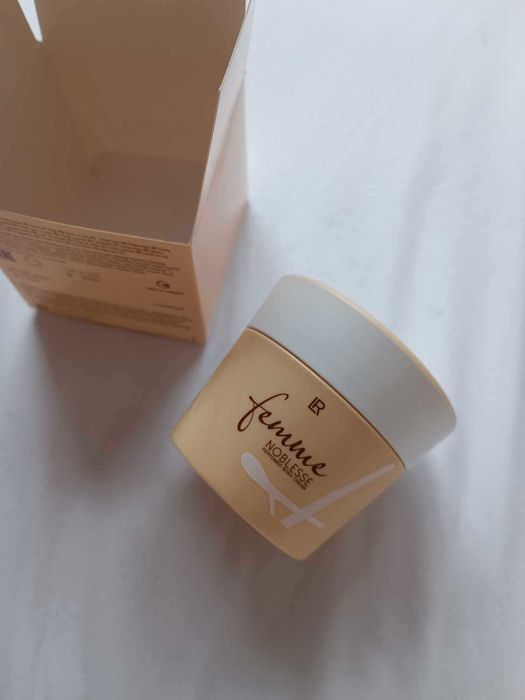 Perfumowany krem do ciała Femme Noblese
