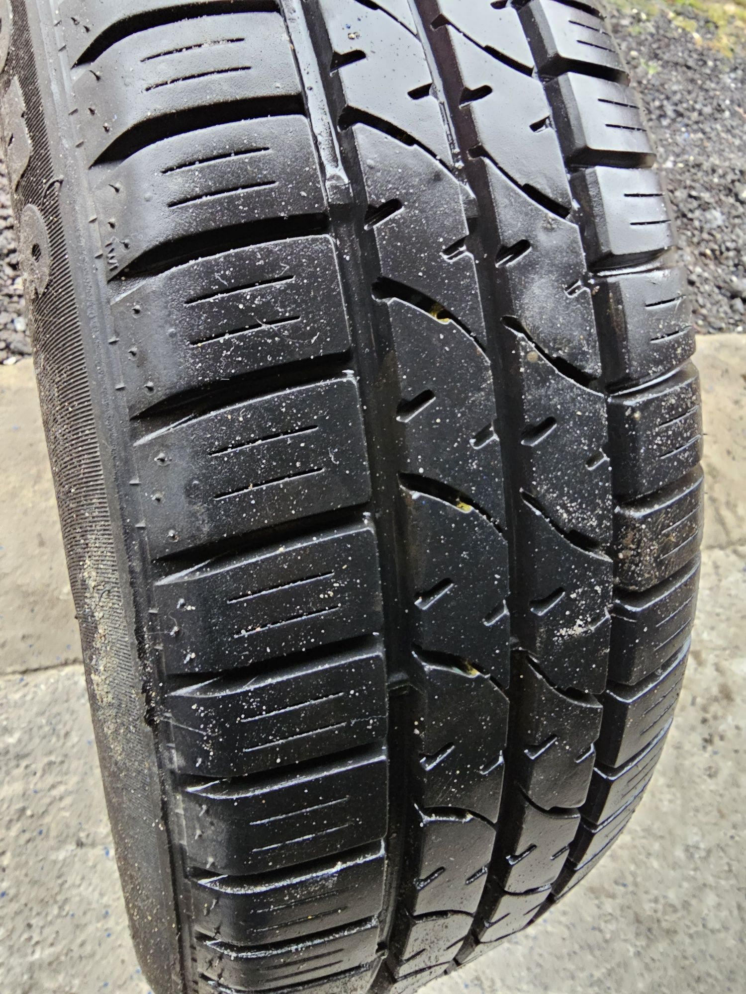 Opona 195/ 60 R15 Firestone Firehawk 700