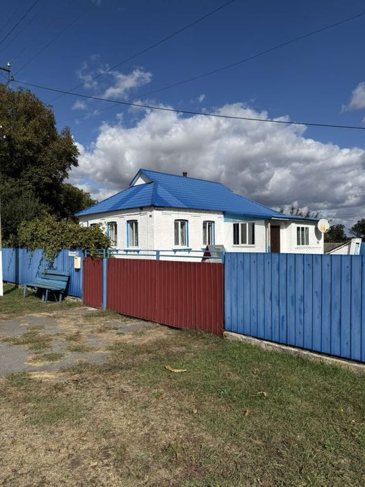 Продам булинок в с. Телешівка (Рокит. району) Держ програми