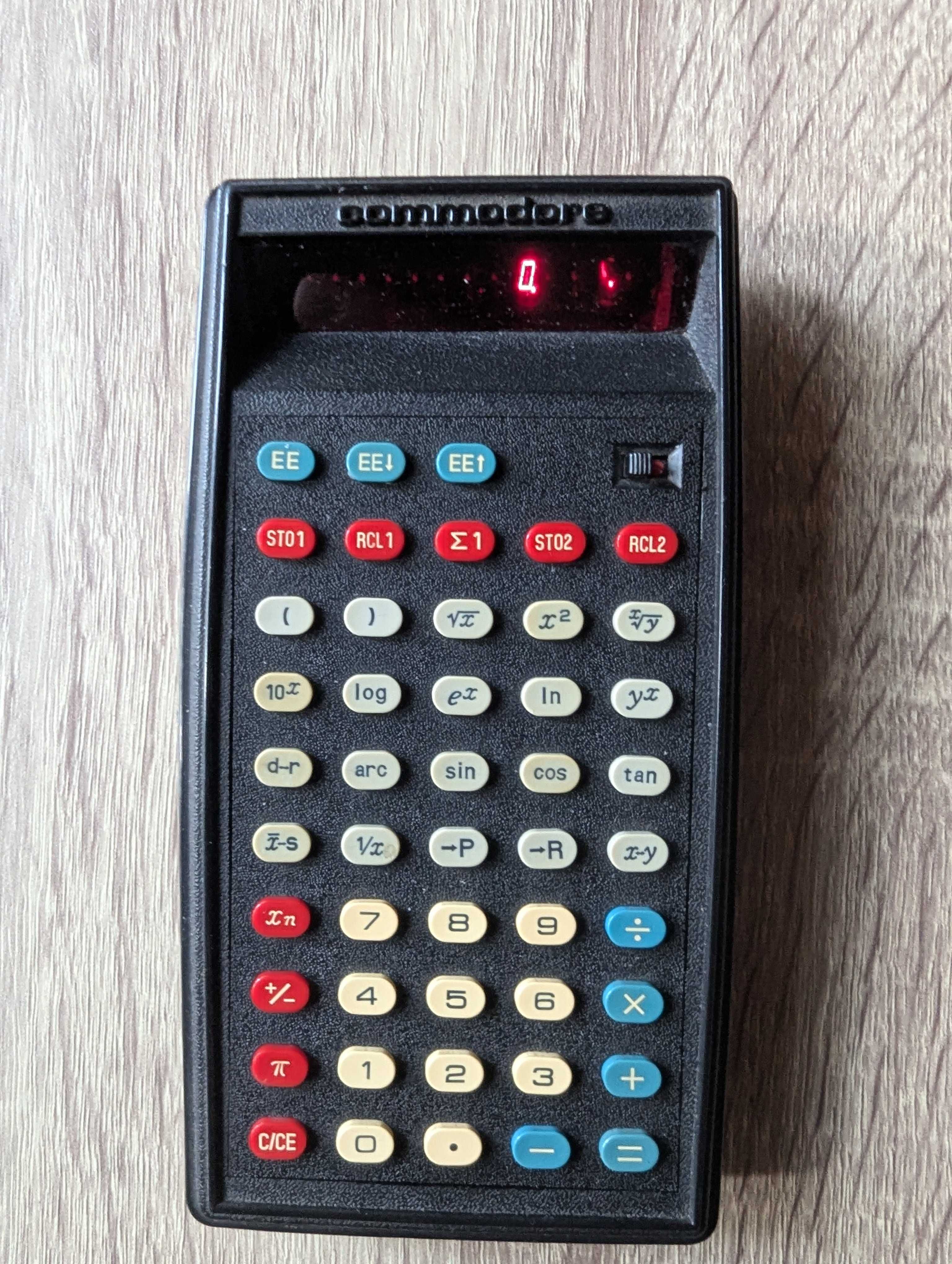 Ретро калькулятор Commodore 4120R та інші