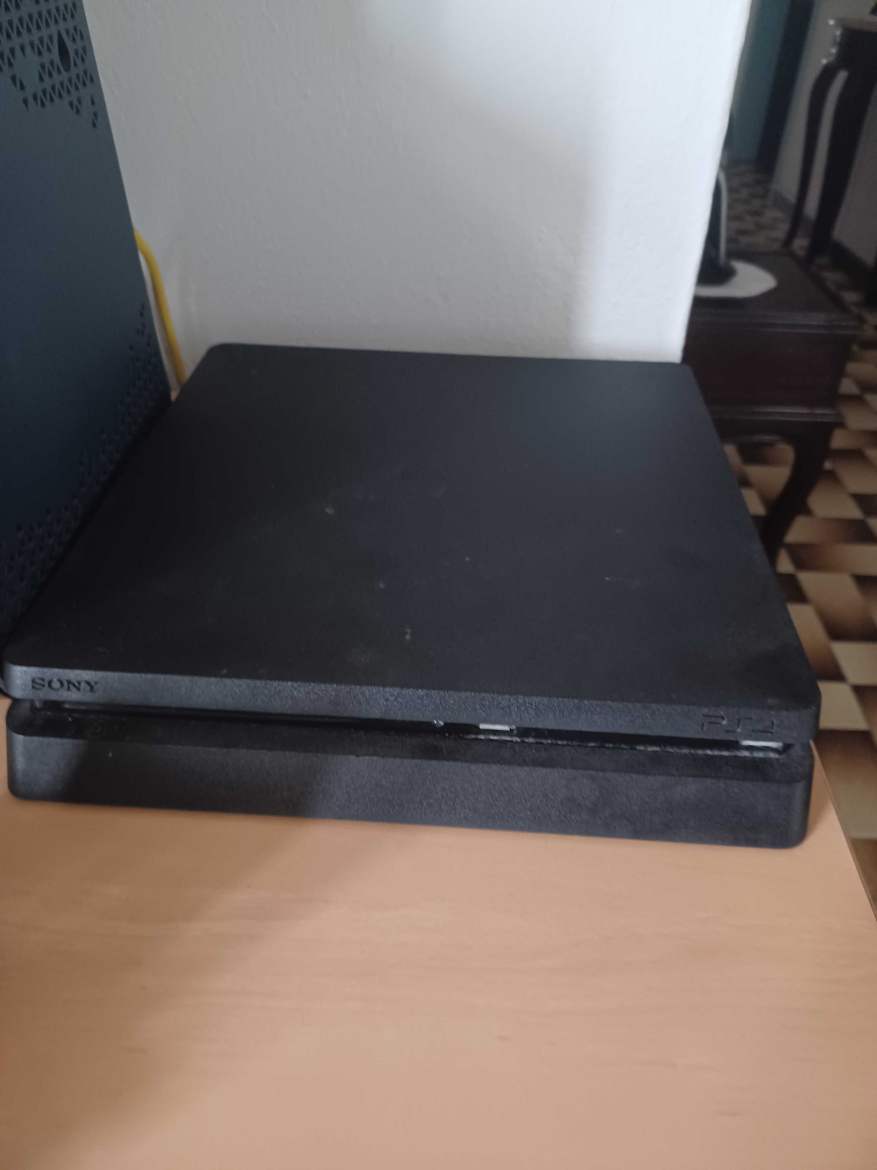 PS4 Slim 1TB + Comando + Cabo HDMI