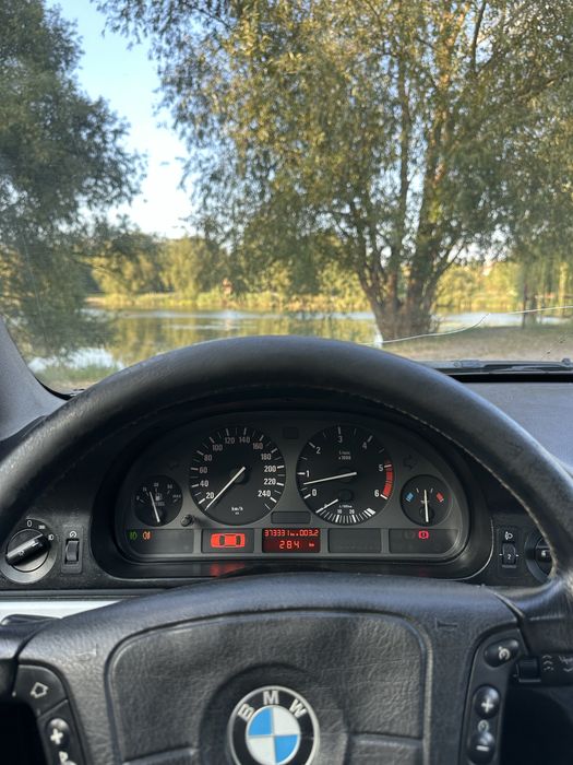 Терміново Продам BMW E39 в хорошому стані,два ключа