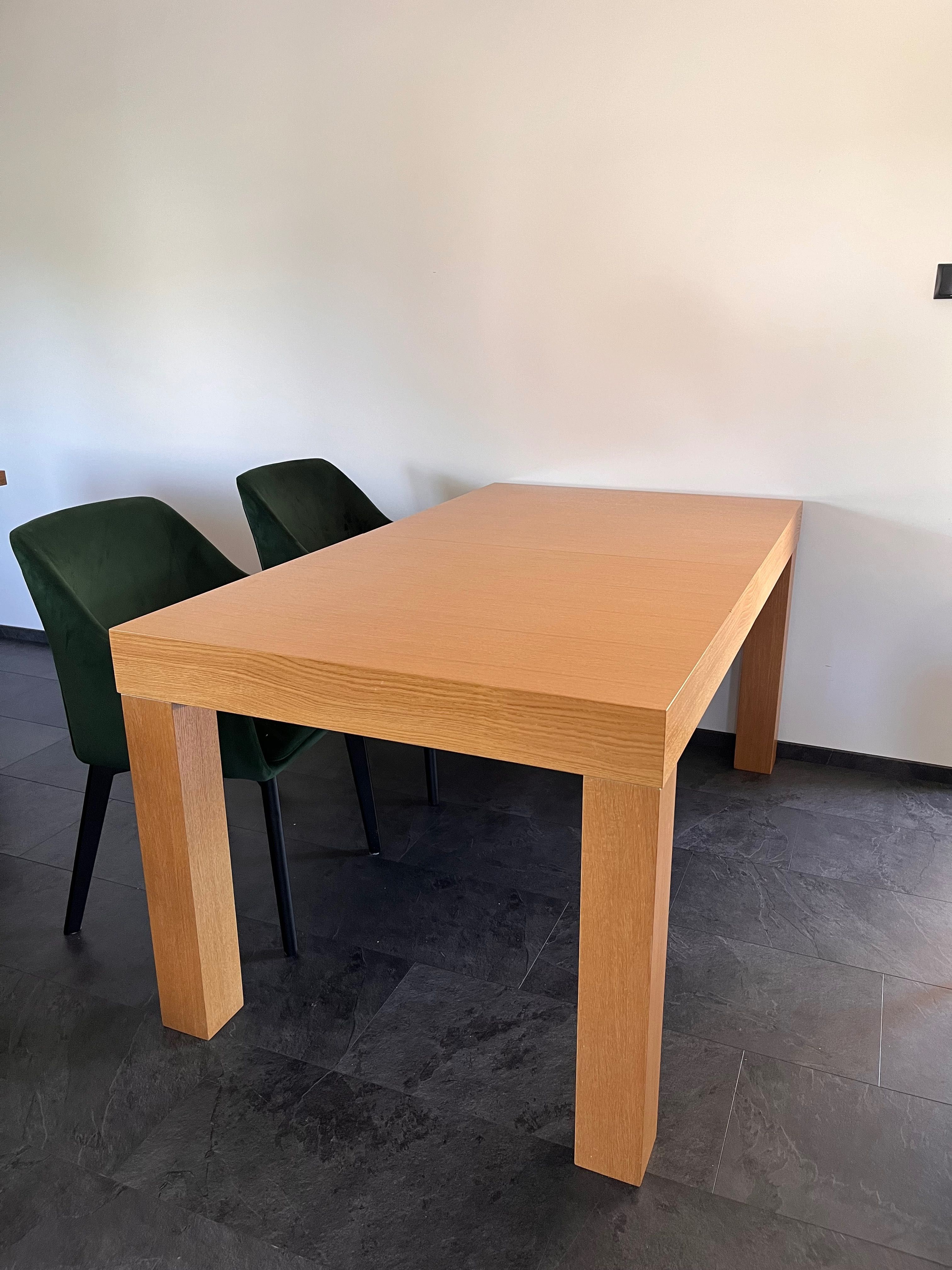 Dębowy stół rozkładany