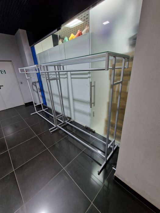 Стойка для одежды