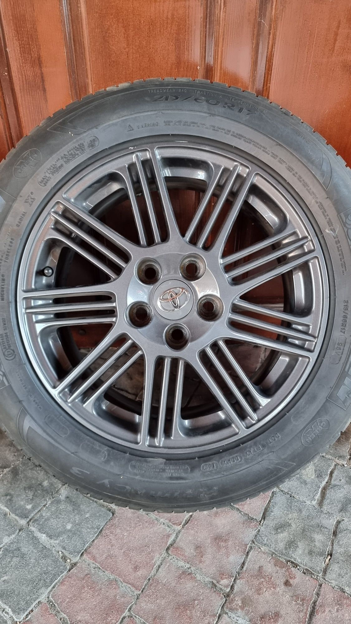 Комплект дисків Тойота 17" з шинами 215/60 R17, 7Jx17H2 ET 45 + літн