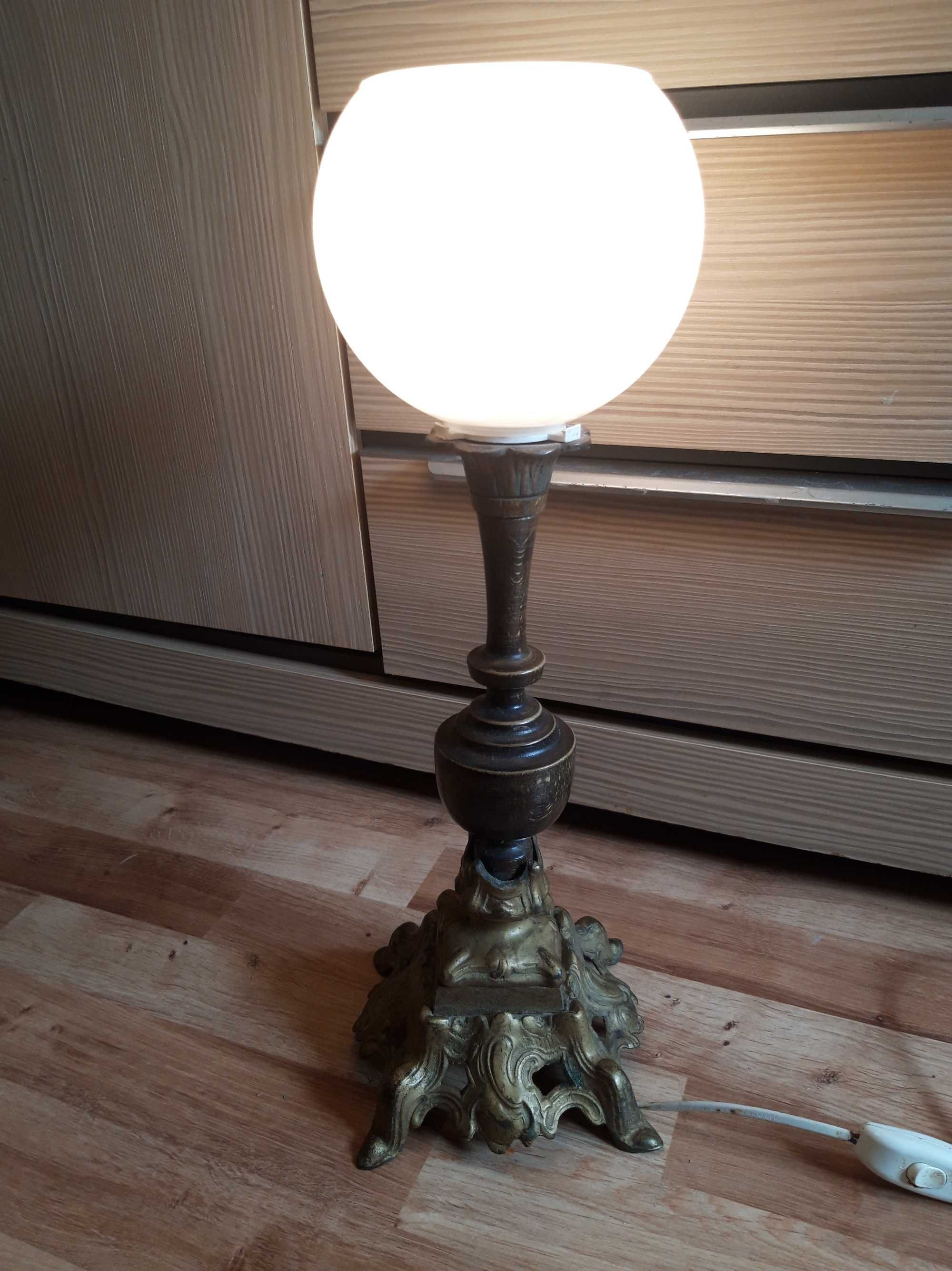 mosiężna lampa dekoracyjna