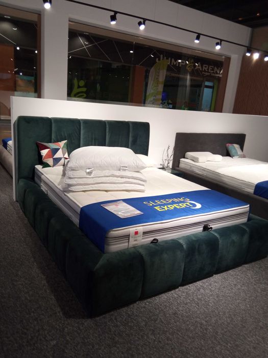 Łóżko tapicerowane 160x200 dużym z pojemnikiem i materacem