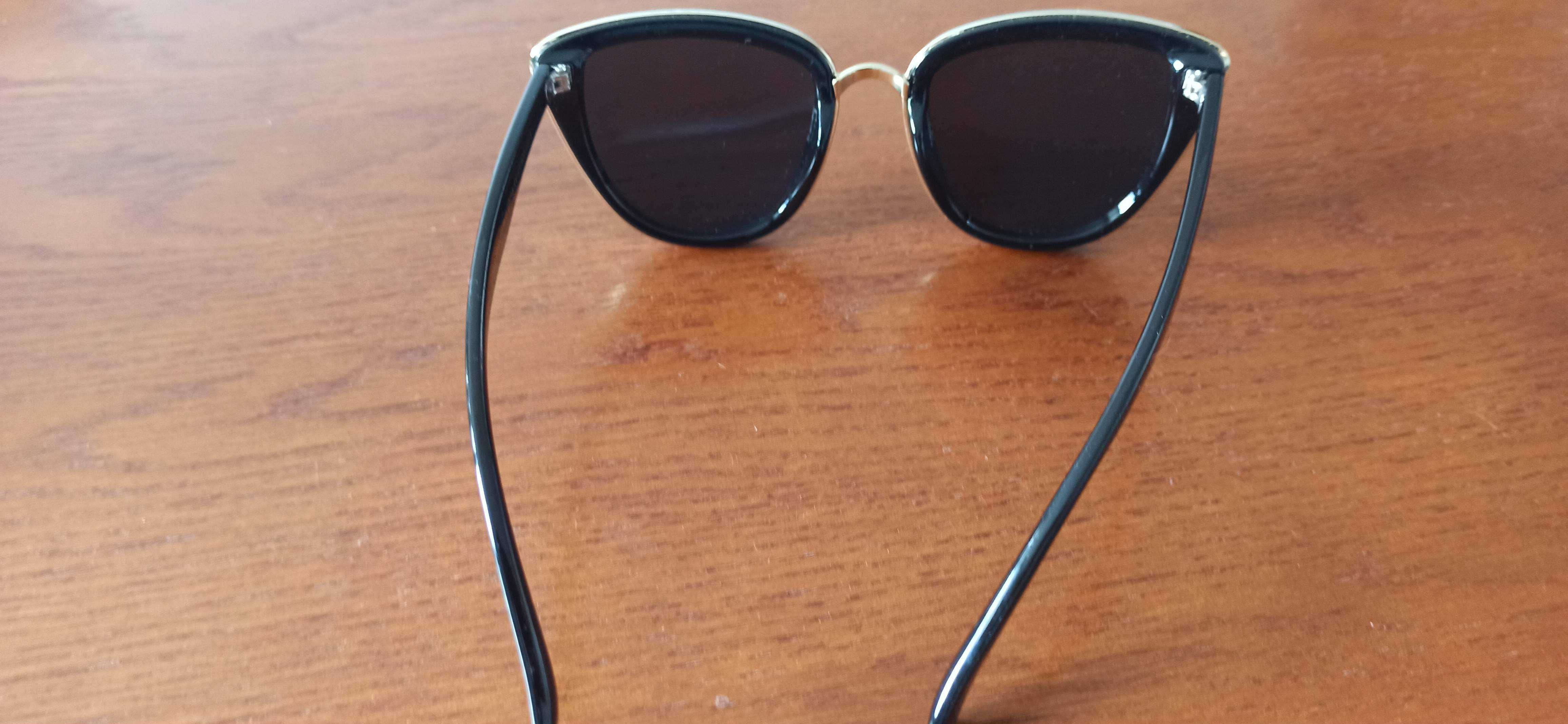 Okulary przeciwsłoneczne czarne Sinsay