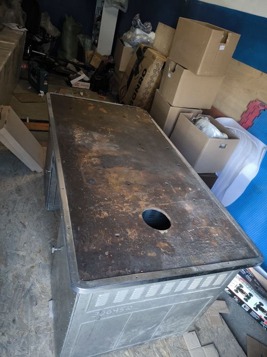 Продам стіл слюсарний