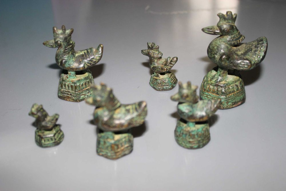 Odważniki do ważenia opium. Daleki Wschód, początek XVIII wieku.