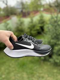 Бігові кросівки Nike