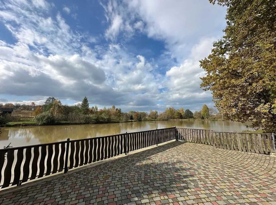 Продаж унікального Відпочинкового комплексу На Озерах