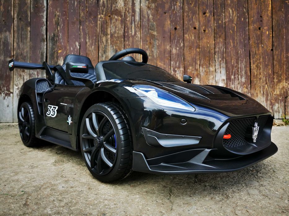 Samochód MASERATI GT 4x4 Auto AKUMULATOR Motor Elektryczny RC 2 DZIECI