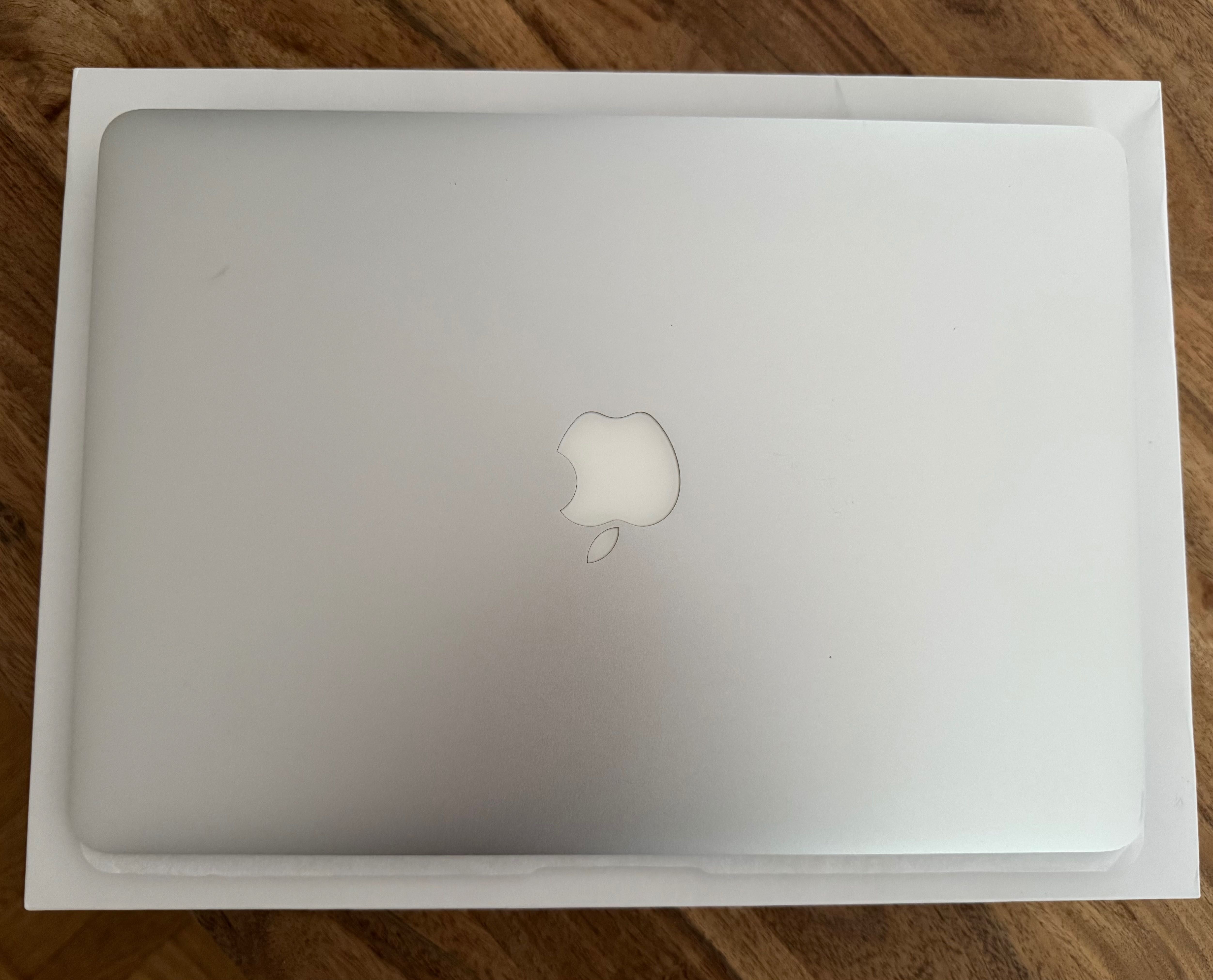 MacBook Air 13-inch