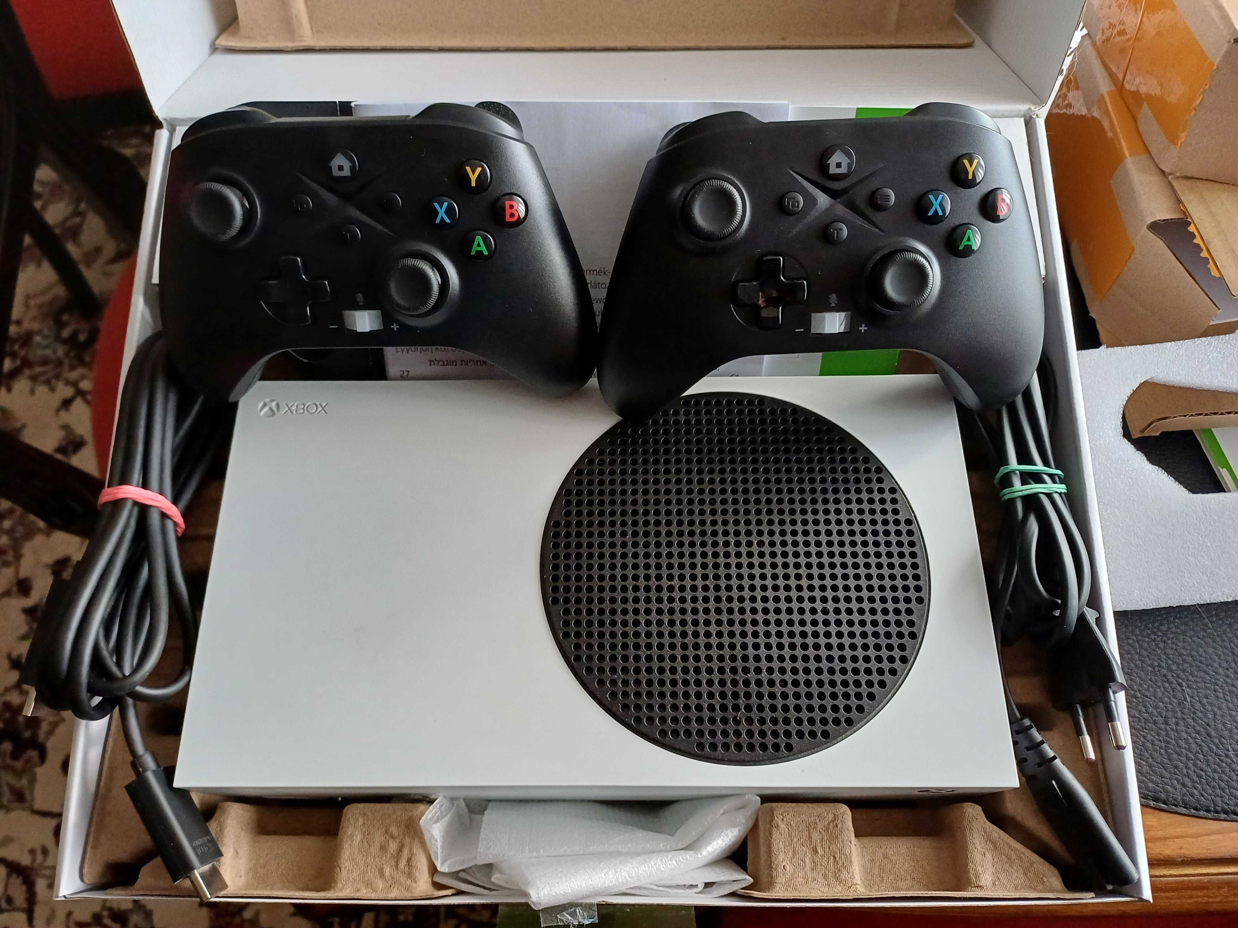 Ігрова консоль приставка xbox series s два геймпади контролери