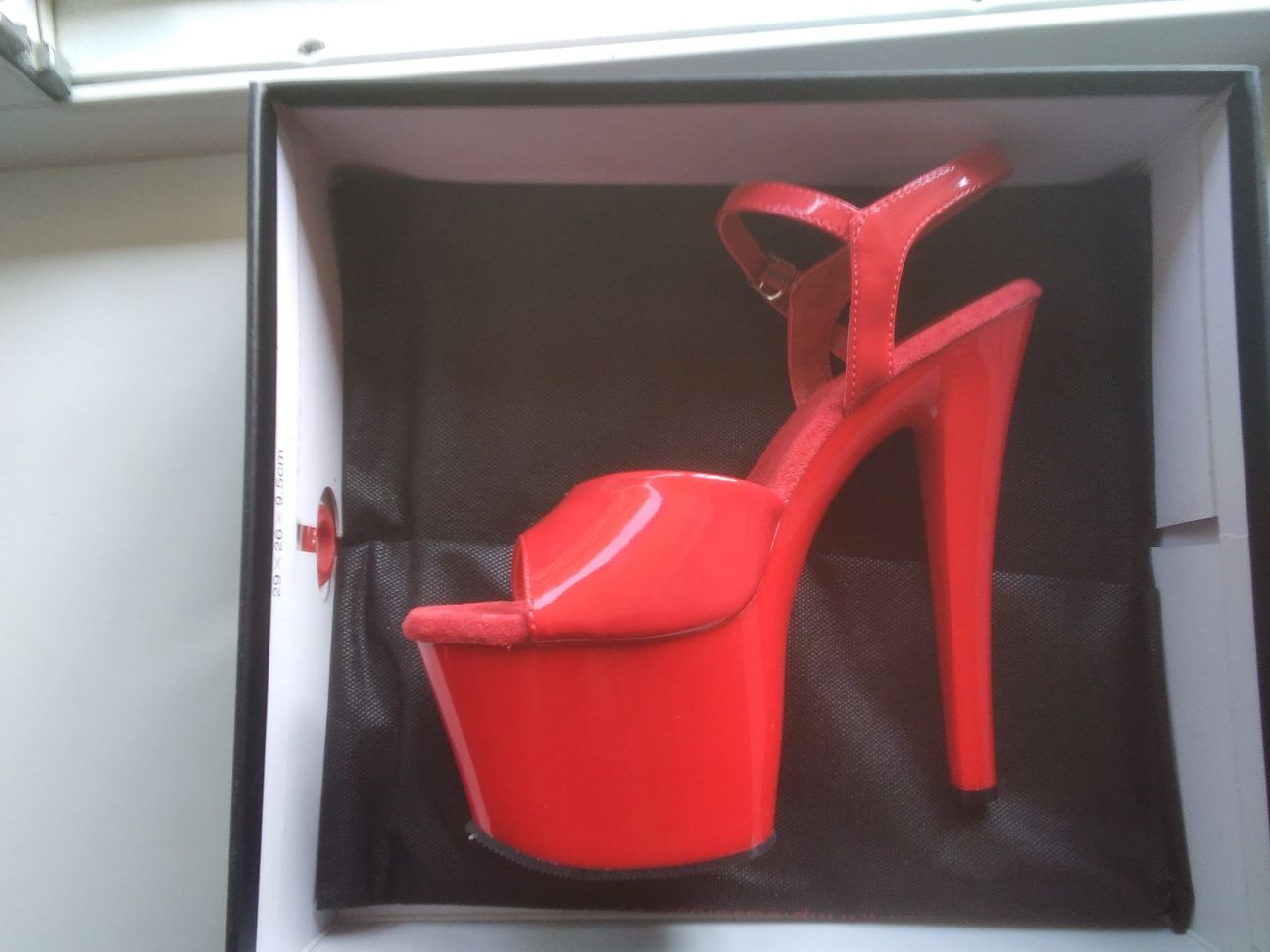 Стрипы Pleaser новые, 38 размер, ,,двойка''