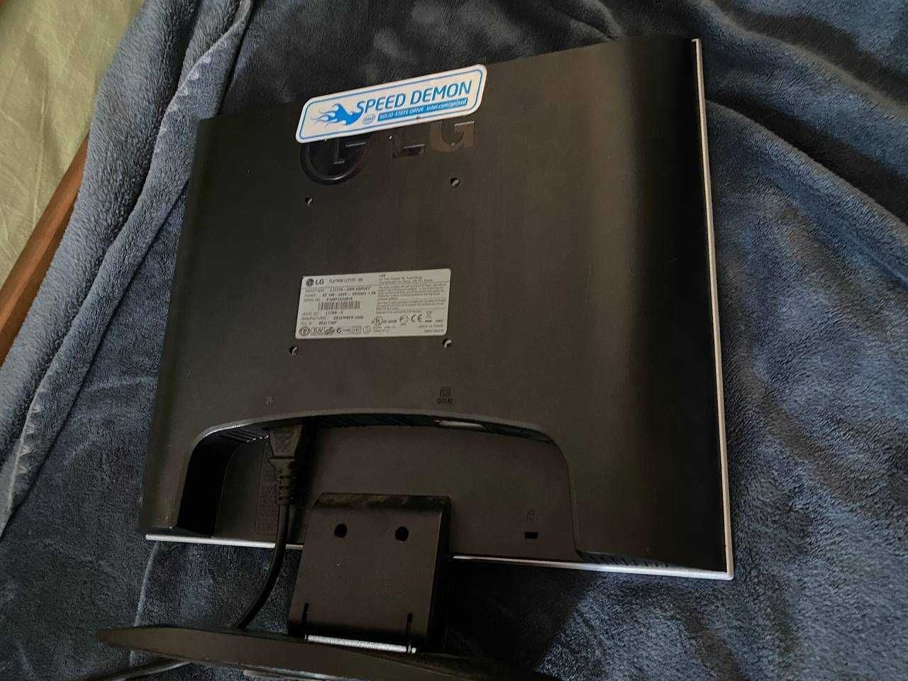 Монітор LG Flatron L1717S + провод