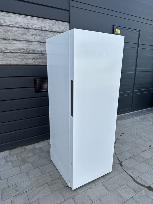 165 cm!Морозильна камера Miele FN4342 D