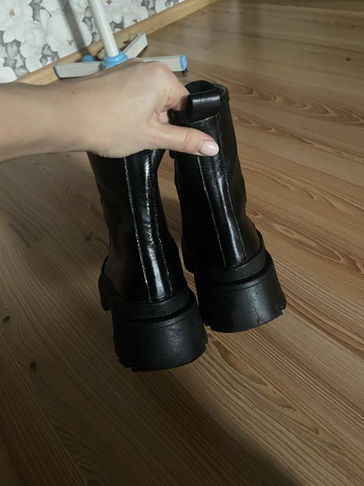 Ботинки 39 р шкіряні