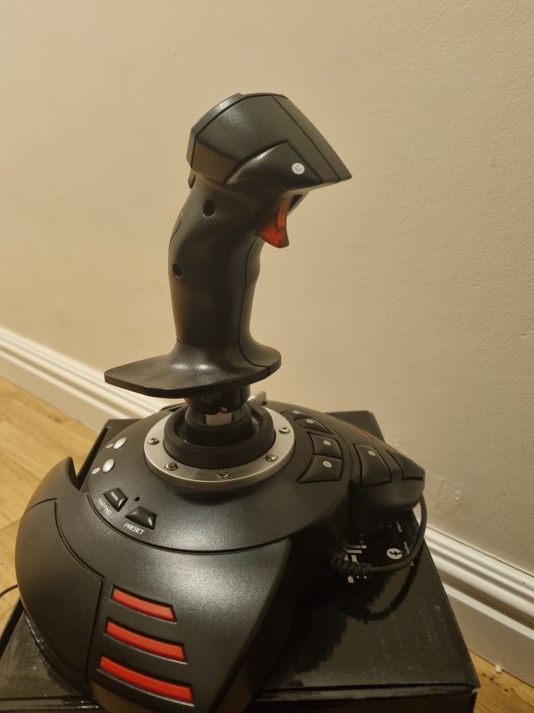 Joystick Thrustmaster T.Flight Stick X na gwarancji