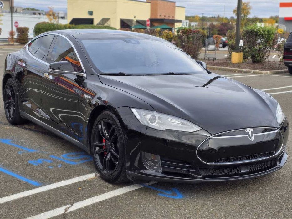 Tesla Model S 70D      2015