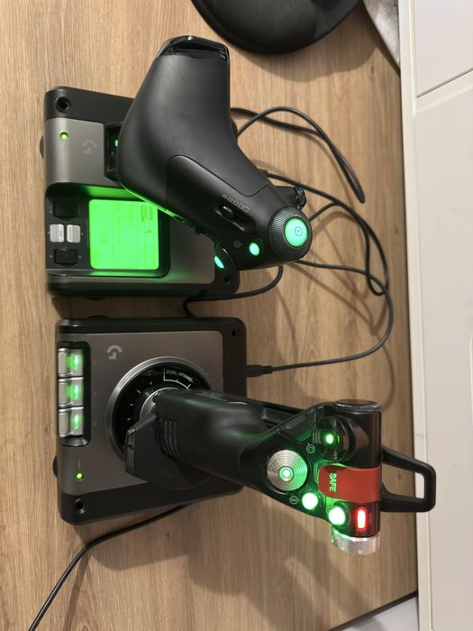 Logitech Saitek X52 Pro HOTAS – komplet, stan bardzo dobry, sprawny