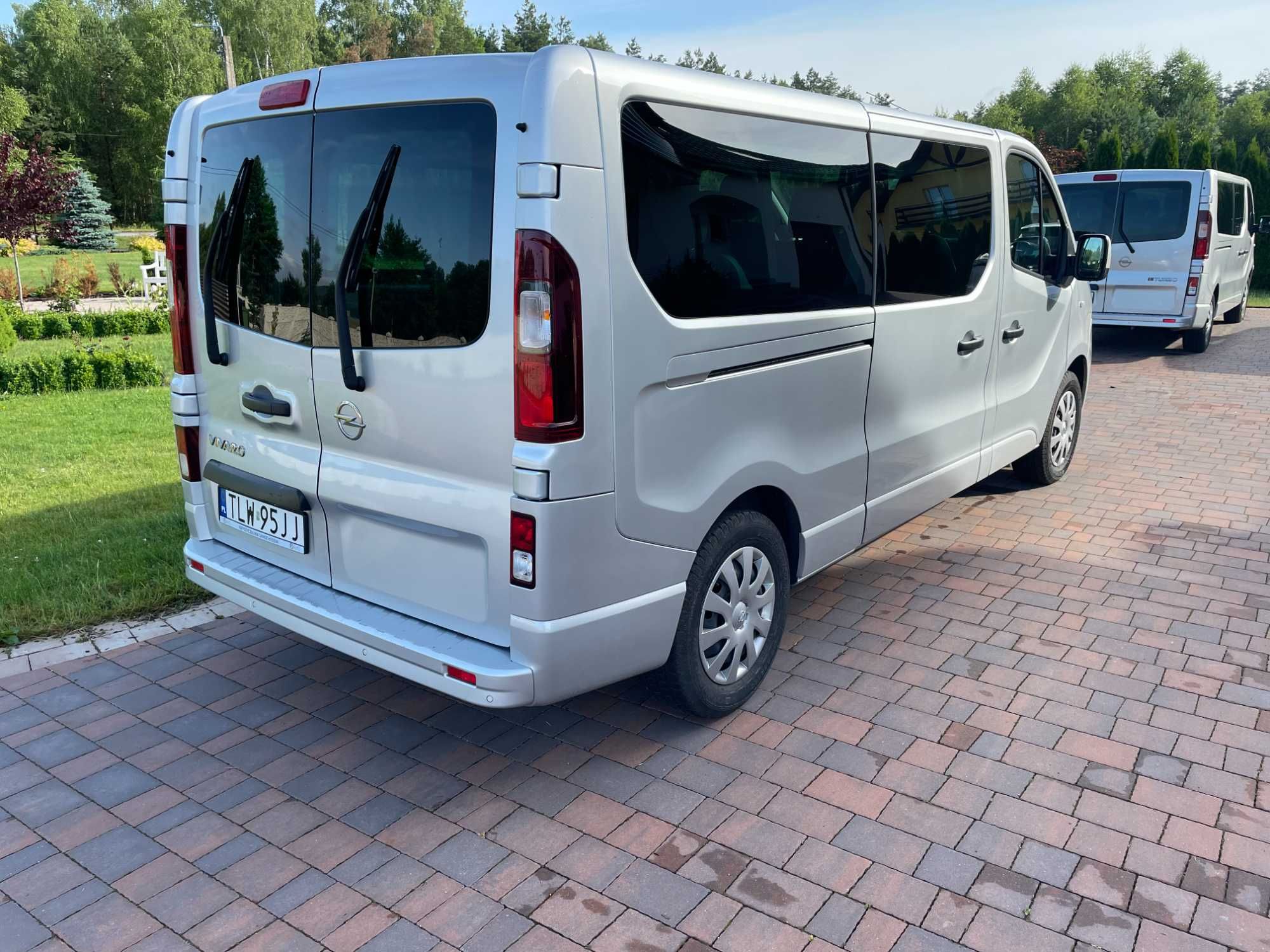 TCAUTO wynajem Busów 9 osobowych krótko i długoterminowo