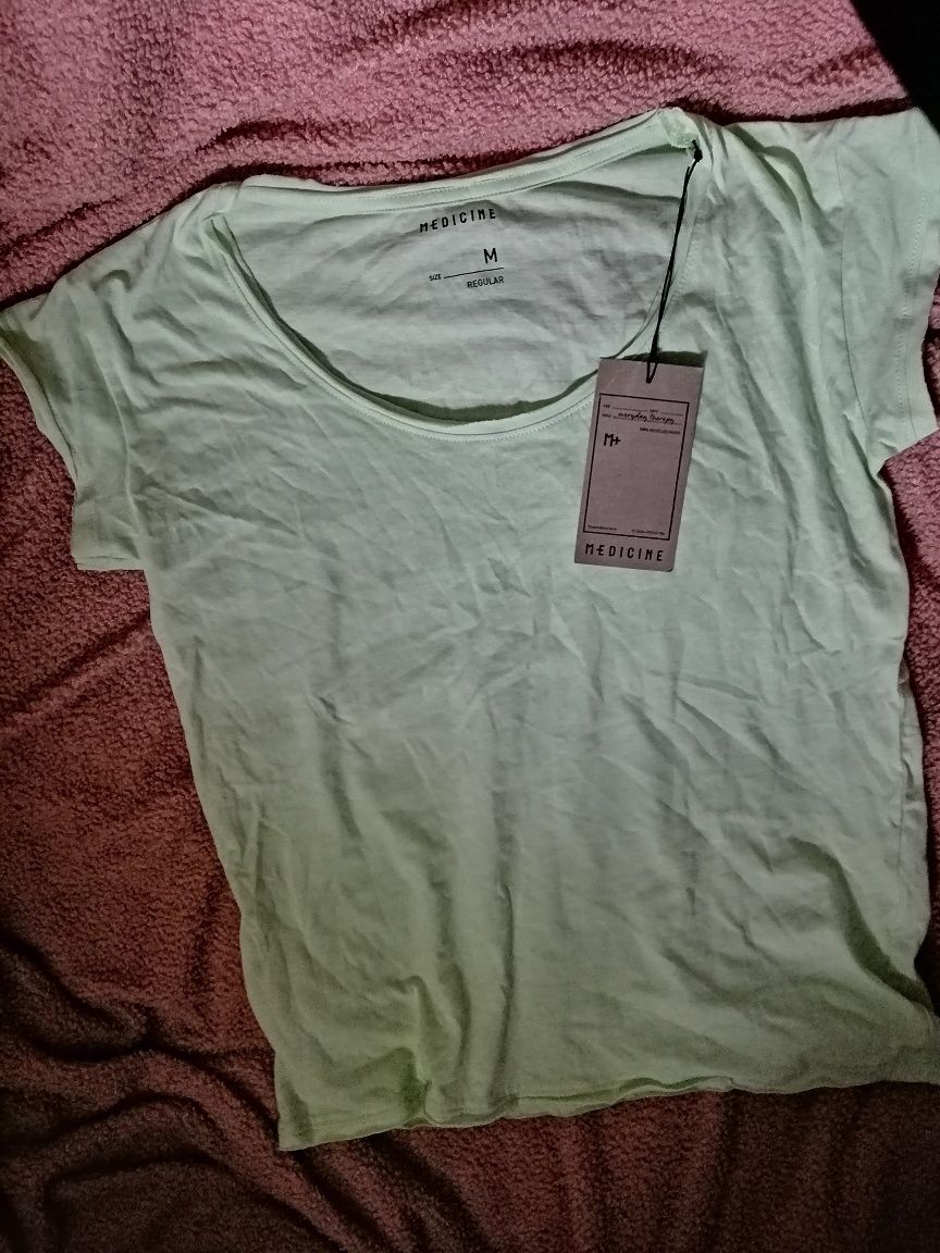 MEDiCiNE nowa jasnozielona Bluzka koszulka t-shirt Z surowymi brzegami