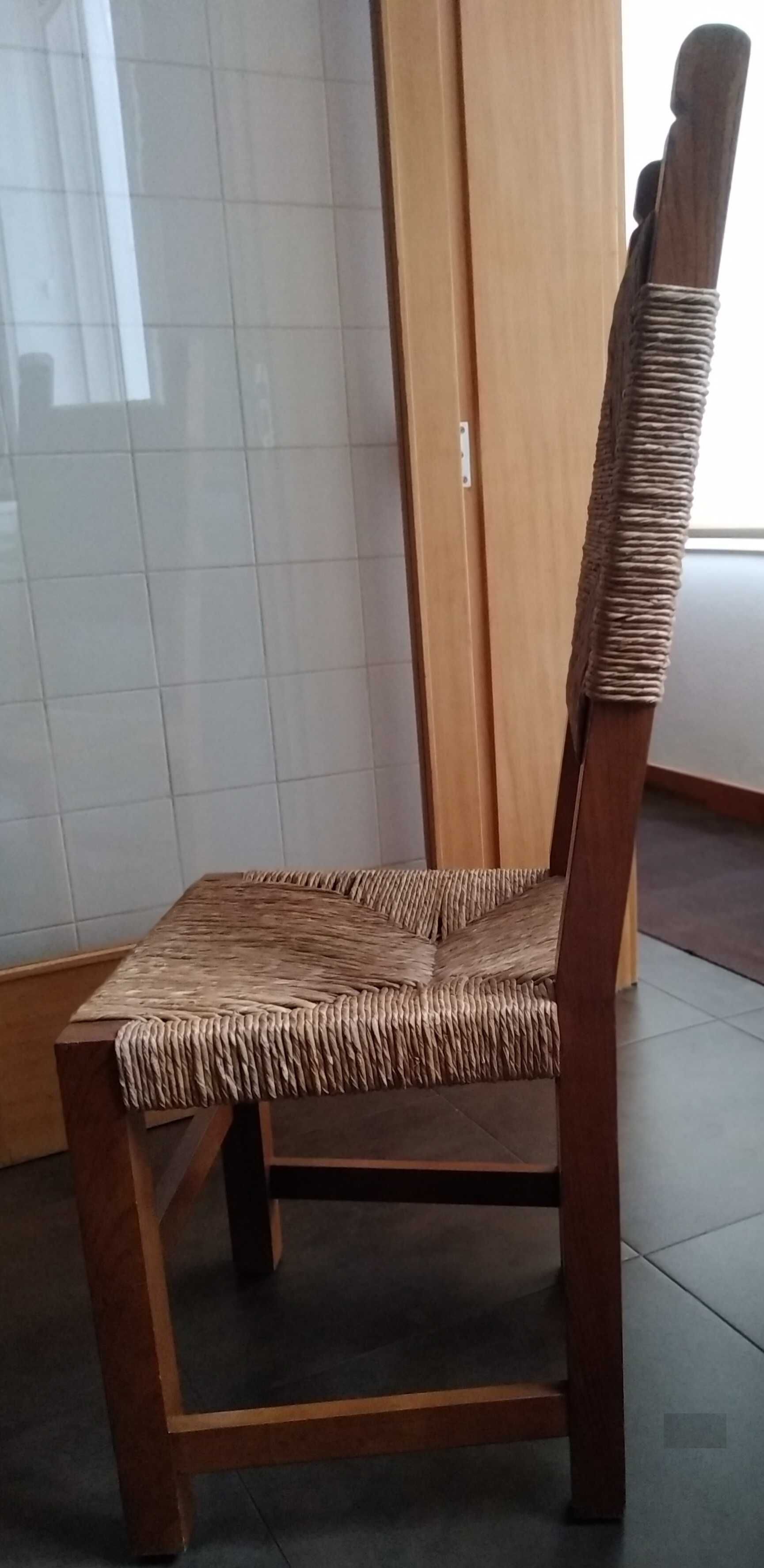 Vendo 4 cadeiras rústicas