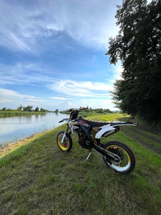 Diabolini XZ250r SM.