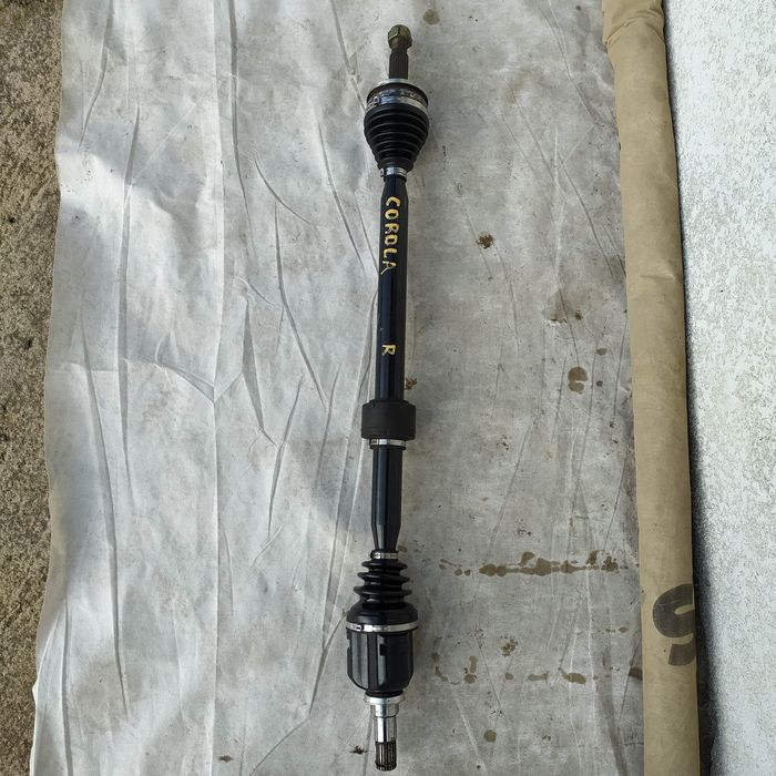 27 тыс.км приводной вал / полуось Toyota Corolla 150