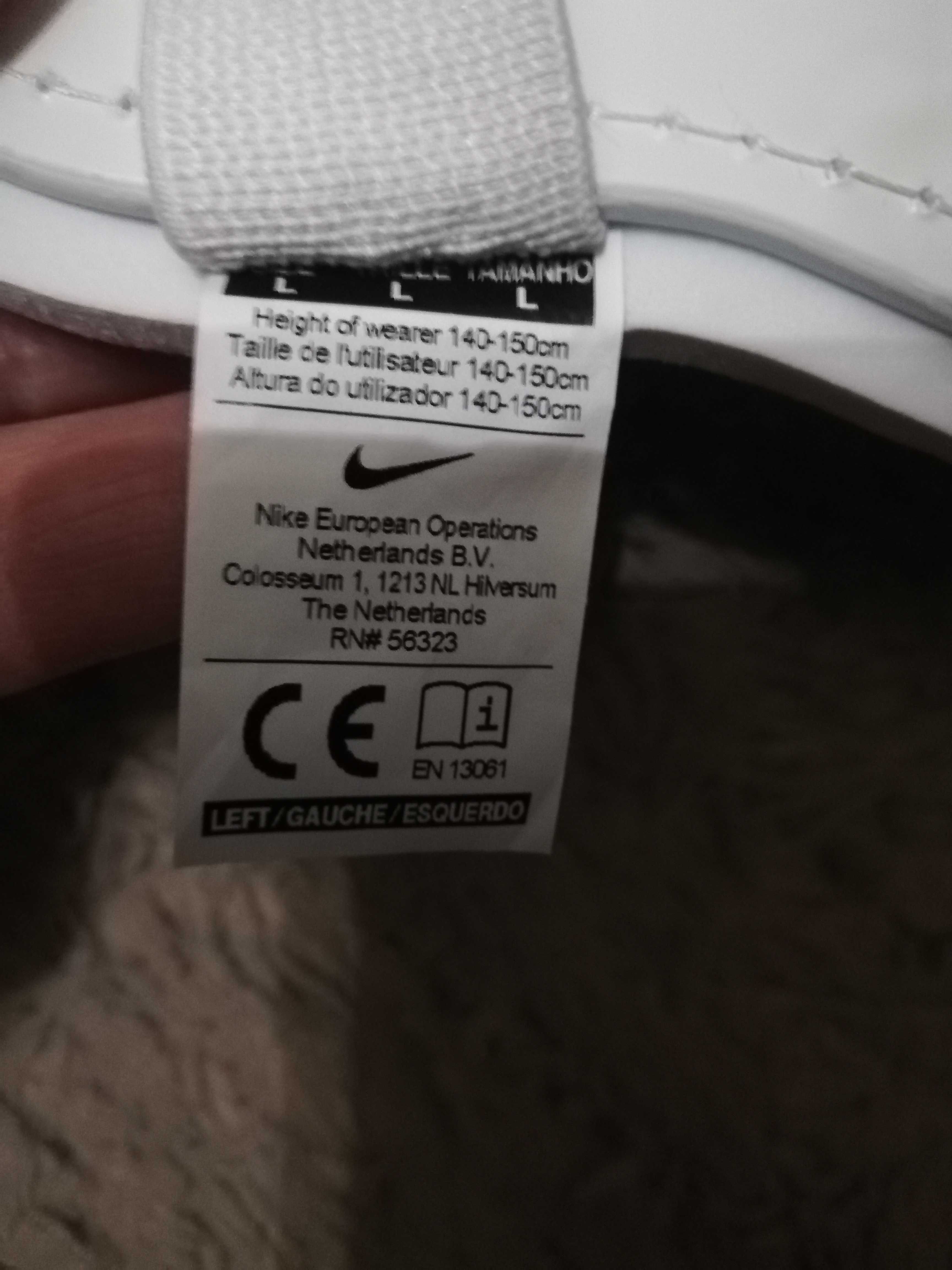 Ochraniacze piłkarskie Nike Charge rozm.L/G NOWE